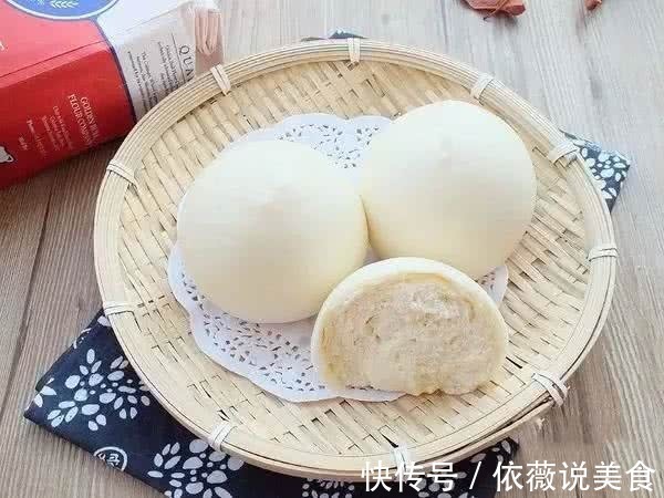 蒸馒头时放酵母就行了那你就错了！多加这一步，馒头又软又香