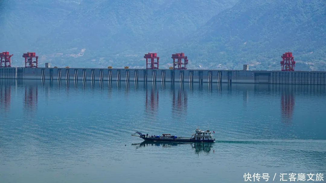 中年|湖北这座安逸小城，山水太绝了！难怪顶流文豪都写诗点赞