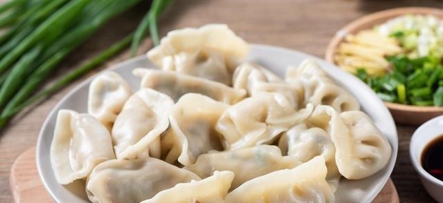 茄子包饺子,居然这么好吃,教你正确调馅方法,一口一个太香了!