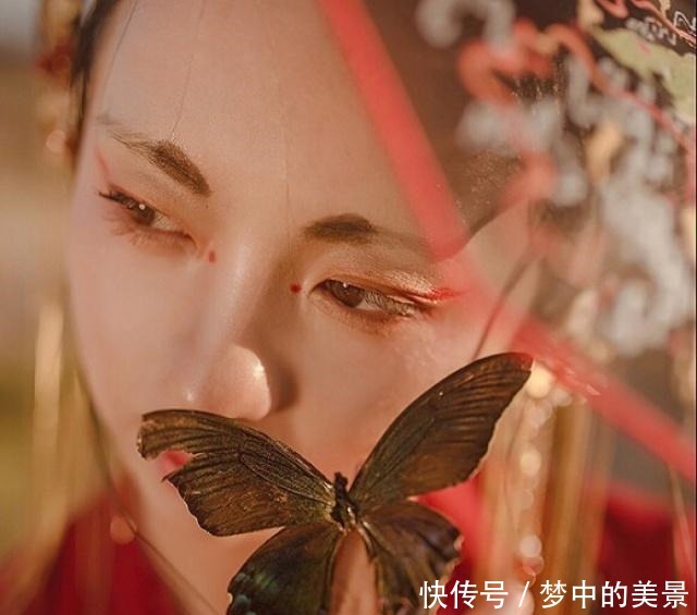 名句|李商隐这首诗,内含爱情的千古名句,却又成为超越了爱情诗的存在