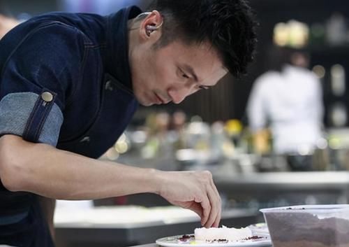 “厨艺俱佳”的明星老爸，黄磊第三，林依轮第二，没想到他是榜首