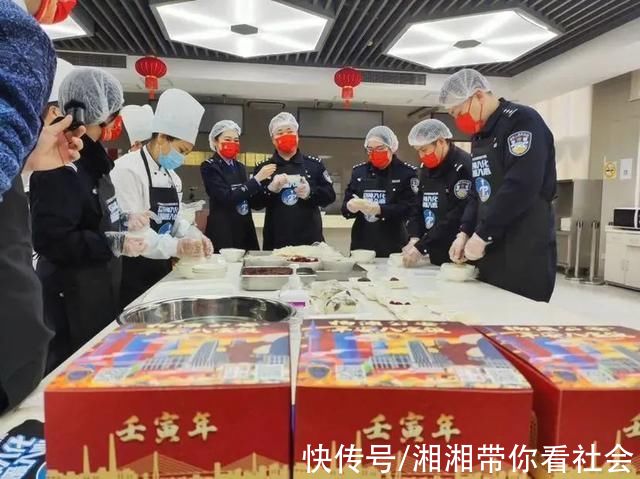 肖裕仪|中国女足问鼎亚洲杯!来看前女足队长和杨浦民警合拍的平安八宝饭