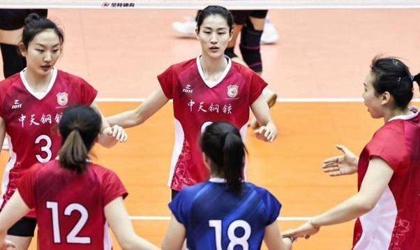 决赛|毫无悬念!天津女排喜夺14冠,王宝泉乐开花,蔡斌却更让人钦佩