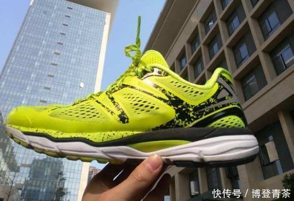 各国|中国“最有骨气”的跑鞋,曾被各国蔑视,如今却与阿迪耐克并肩