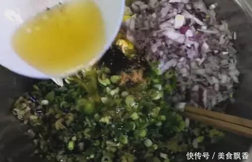  四十年饺子店老板教大家几个技巧，保证饺子香得咬舌头