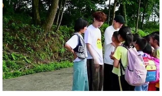 張藝興|搞事情？《向往》小朋友與吳亦凡撞名，張藝興反應(yīng)淡定，還問：你喜歡讀書嗎