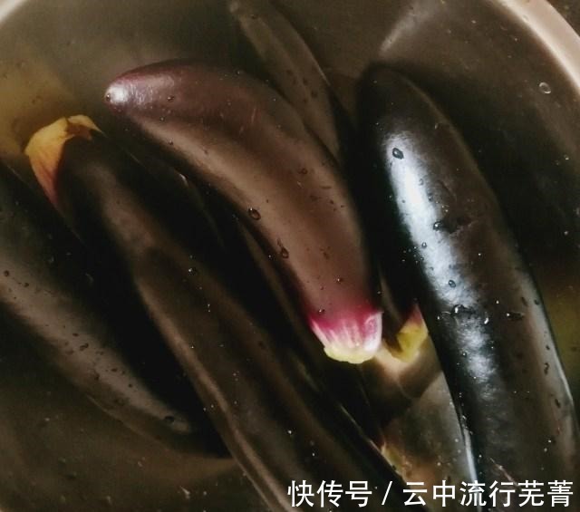 餐桌|蒜泥茄子，炎炎夏日，餐桌上清凉消暑美味！