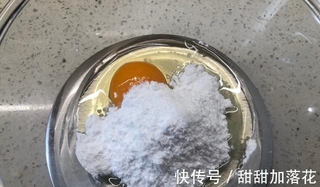 蓝莓|孩子放假就吃它，酥顶蓝莓糕，简单不费力，营养丰富，美味可口！