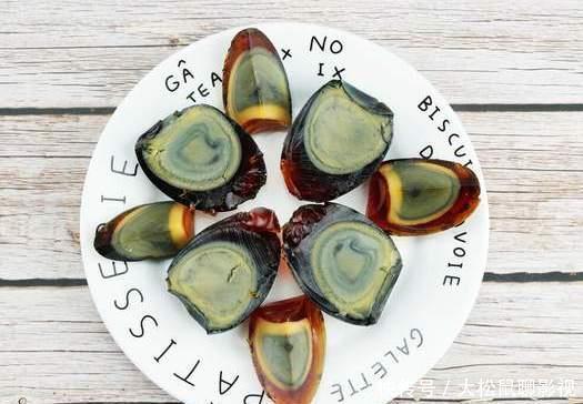 过年买皮蛋,别再随便挑了,牢记3不要技巧,个个新鲜又好吃