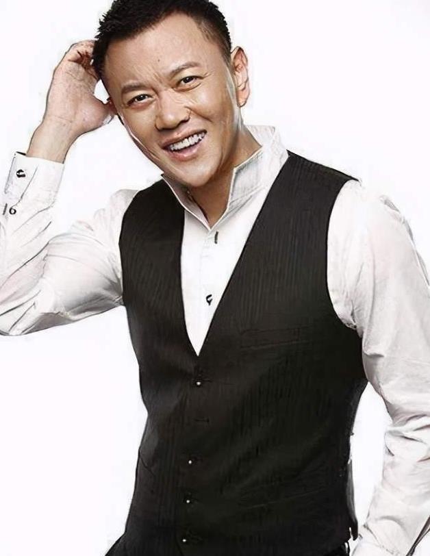 冯嘉怡|他被称"最贵配角",拍戏只为过瘾,导演调侃:片酬还不够车油钱