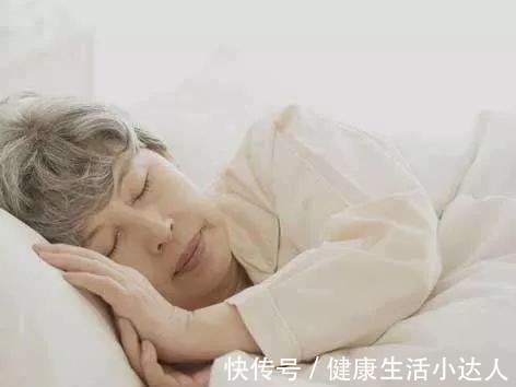 吸烟者|血脂异常:超4亿国人的困扰,睡觉时有3个表现,多半已中招