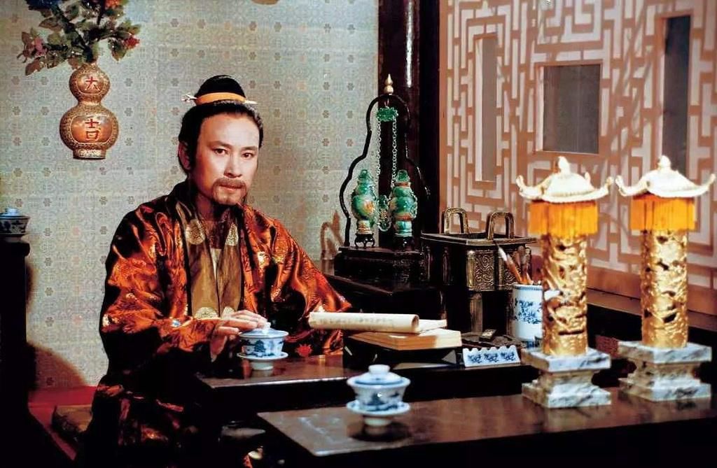  贾府|贾政是一个悲观主义者，他一半是清醒，一半是沉醉？