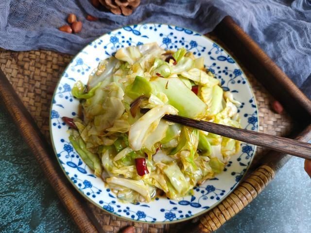 夏天常吃“不死菜”，维生素是番茄的3倍，脆嫩鲜香、比肉还好吃