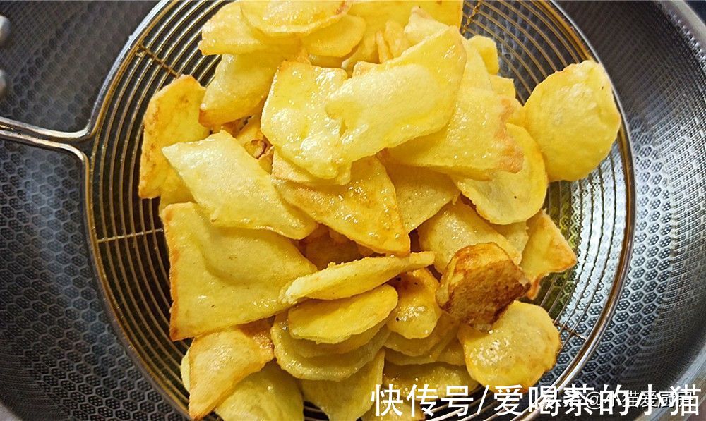 教你“干锅土豆片”做法，麻辣鲜香，特别开胃，冬天吃完浑身暖和