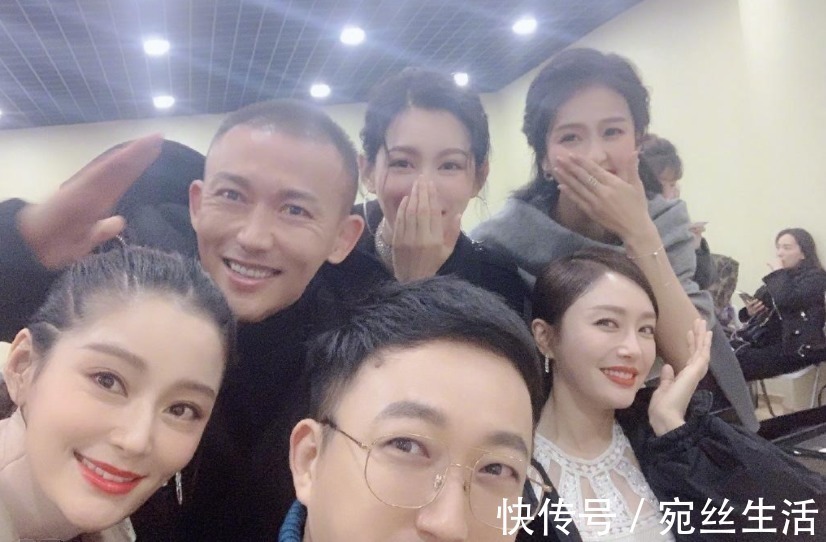 中餐廳|這才是真正的頂流！摔一跤竟成熱搜，于正捧紅自己有無奈也有必然