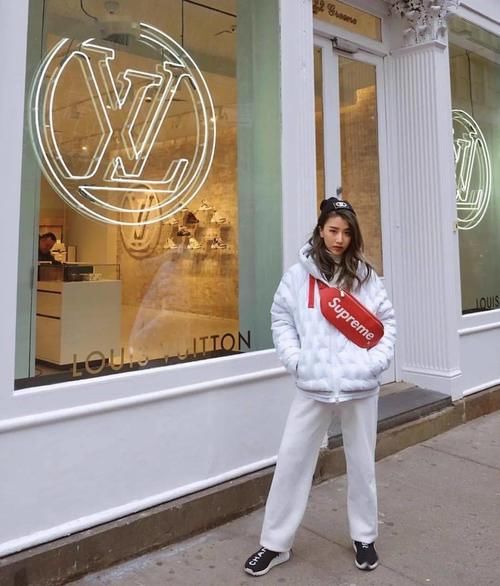 穿搭配色进阶：红色单品这样搭，实用又时髦