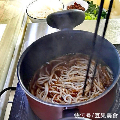 肉沫|家常菜这么多，云南小锅米线一定不可错过