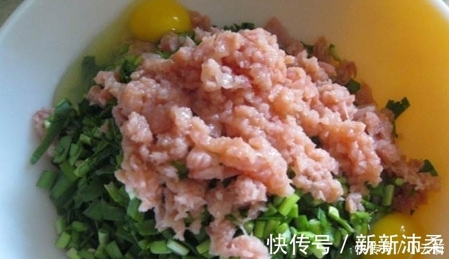 饺子馅|拌饺子馅,很多人不懂先放盐还是先放油,难怪饺子不好吃!
