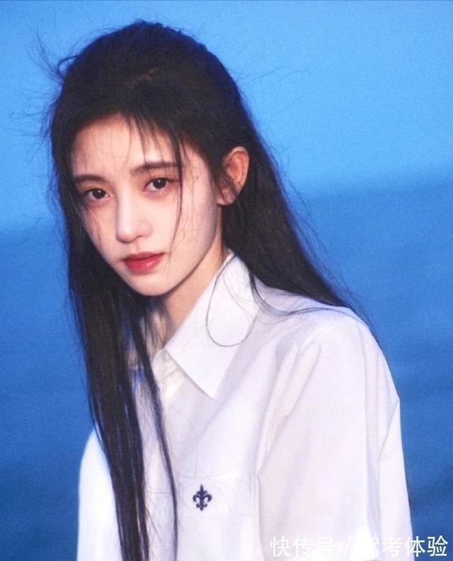 jk|有一种“整容”叫鞠婧祎穿JK制服,漫画脸小翘鼻,美到巅峰了!