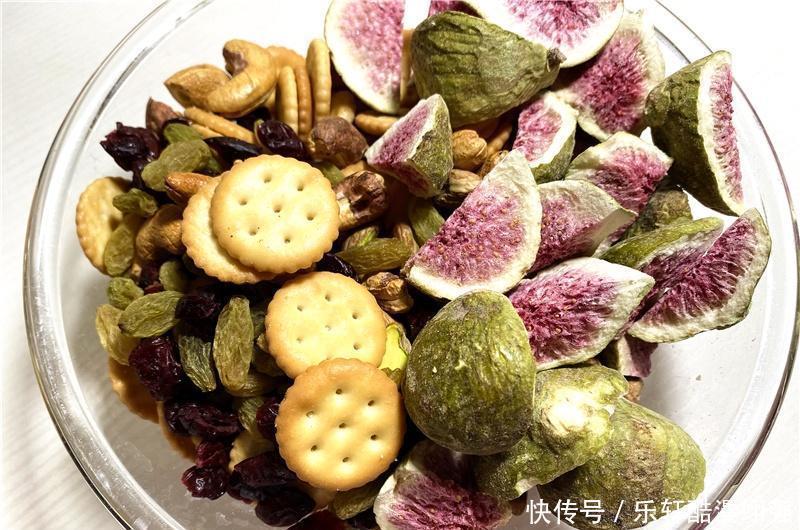 过年别买糖,教你做网红雪花酥,又酥又香好吃到爆,10分钟搞定