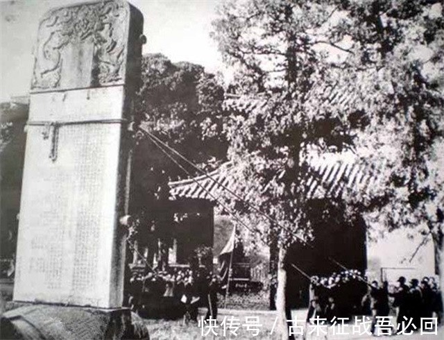 石板$浙江池塘边一块“搓衣板”,村民使用四五十年,被专家鉴定为圣旨