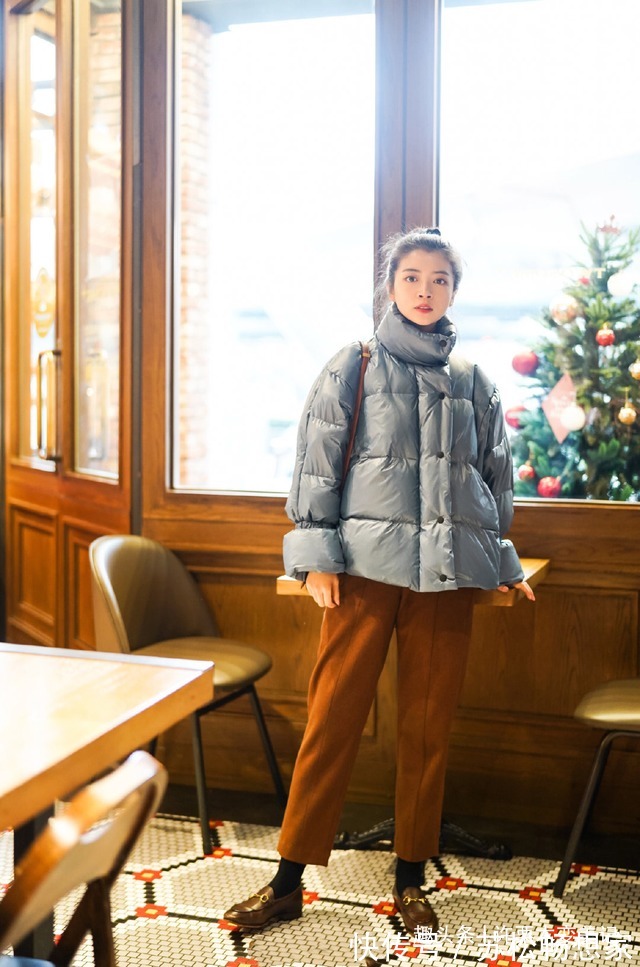 层次感 今年尽量少穿羽绒服配打底裤!学三木的“简约”搭配,优雅又高级