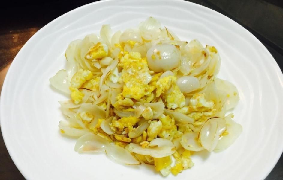 百合|失眠最怕这道菜,每天炒一盘,简单易学,养心安神,一觉睡到大天亮