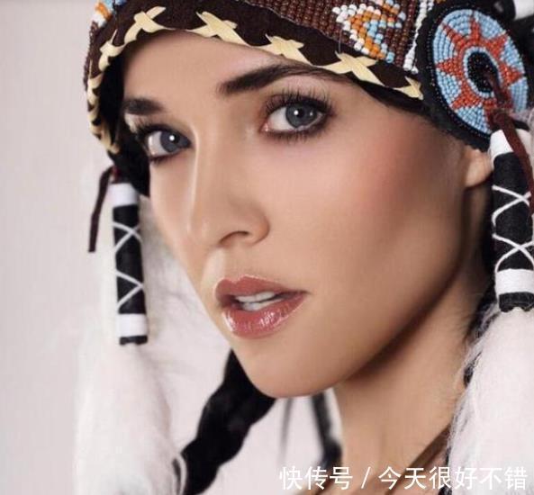 模特|德国33岁内衣模特，身材完美迷人，吸引眼球