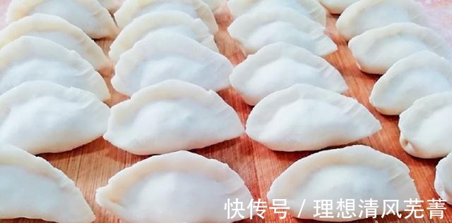 调料|包萝卜馅饺子,这两种常用“调料”谨记别放,不增香反而味道怪异!