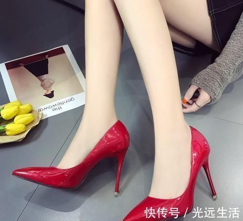 性感 穿高雅迷人的性感细高跟,遇到对的那一个人
