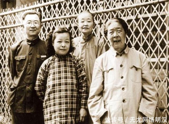 姓氏|93年写一字,73年爱一人!肯德基爷爷走后,中国再无大师
