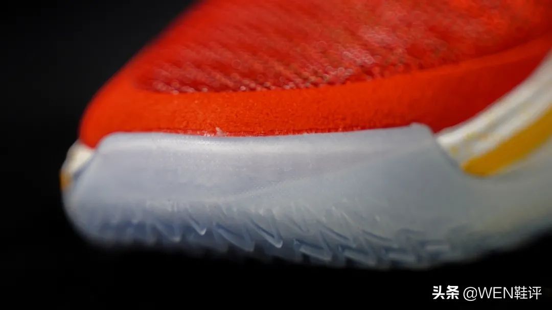 zoom 黔驴技穷？连旗舰都不上心的AJ36有啥亮点？