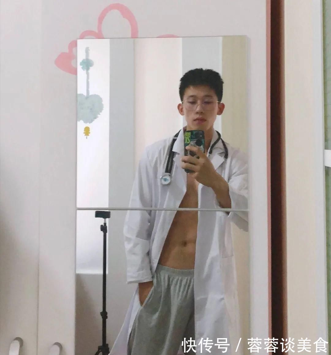 髋关节|型男医生的鲨鱼线六块腹肌引发舔屏，网友看后直呼我可以