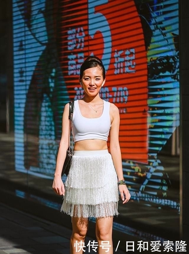 小心|街拍:小心机女孩的穿搭技巧,她们的穿搭有着独特魅力和个性特征