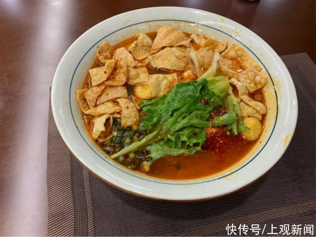 东东带你打卡东航食堂，有没有馋哭呢？