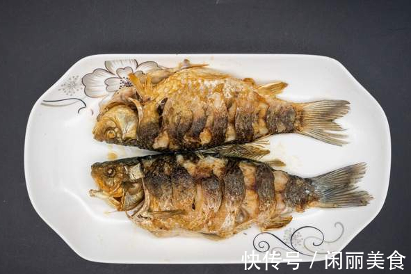 鱼肉|煎鱼不可直接下油锅,做好这2步,外焦里嫩,鱼皮不破不粘锅