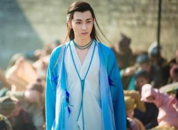 火烧|封神演义:姬昌大殿之上火烧兰盈,看到兰盈的变化后姜子牙心安了