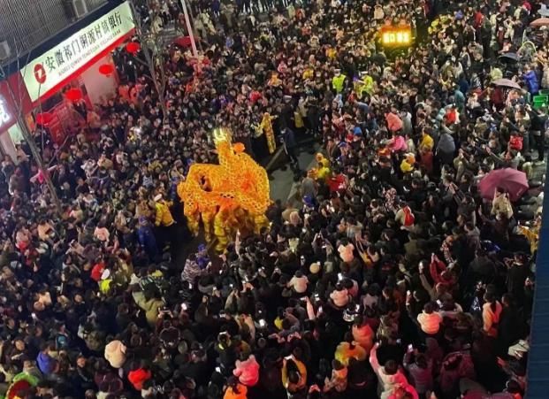 被震撼到了！祁门、休宁、歙县元宵节好热闹！现场人山人海！