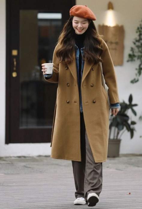 针织衫 优雅与身材无关,气质女人更适合“大衣+针织衫”,冬季穿刚刚好