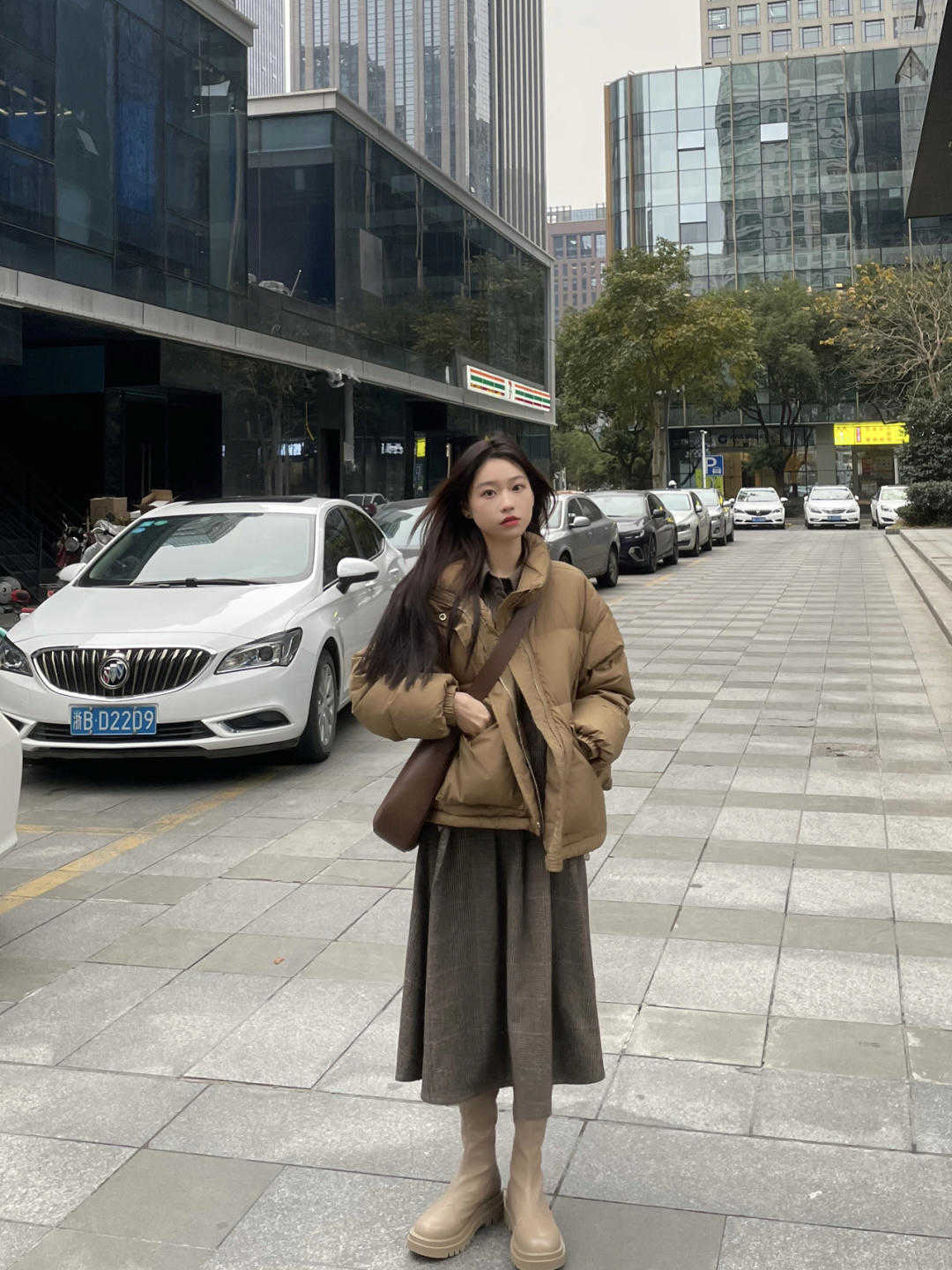 运动款 大衣和羽绒服都不是你的冬季,那就选择厚外套吧!