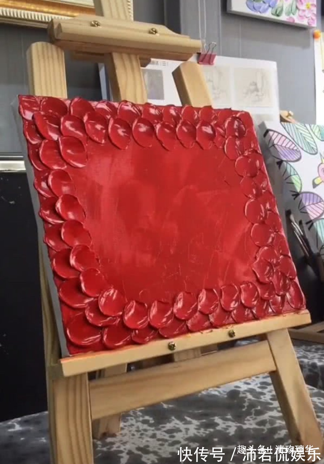 作画|美术生被指责浪费颜料,用一堆红色作画,看到成品后老师都跪了!