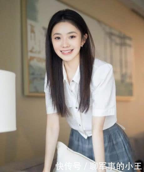 谋女郎|“谋女郎”刘浩存体重82斤,一双漫画腿让人挪不开眼,少女感十足