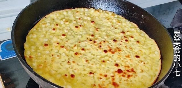 玉米的新吃法,加两个鸡蛋,简单一搅,香甜软糯,太好吃了