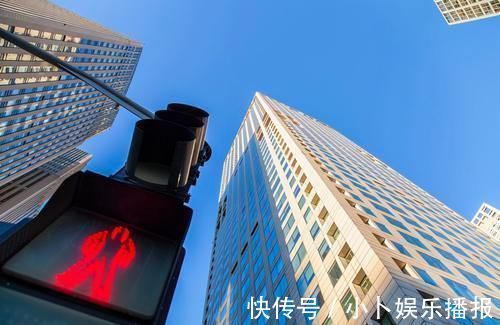 小区|老房子装电梯有“圆满方案”1、2楼仍然反对，三个理由很现实