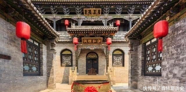 乔家大院|二战时，日军曾想搜刮一座大宅，看门上挂的一物后，选择撤退走人