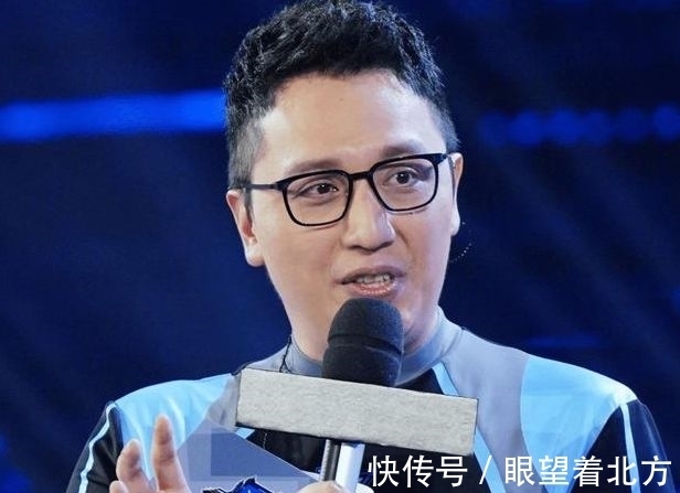 中国好声音|主持人华少变身记者报道台风,现场淋雨播报,遭网友调侃被降级