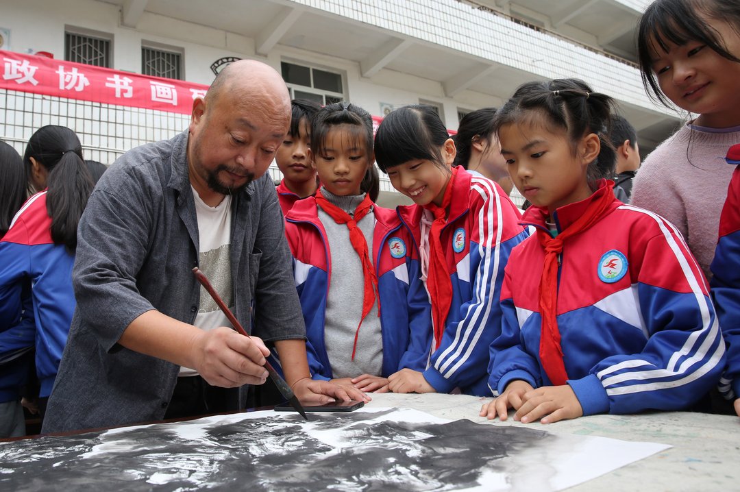 国粹#四川内江：书画艺术进校园 让学生零距离感受国粹魅力