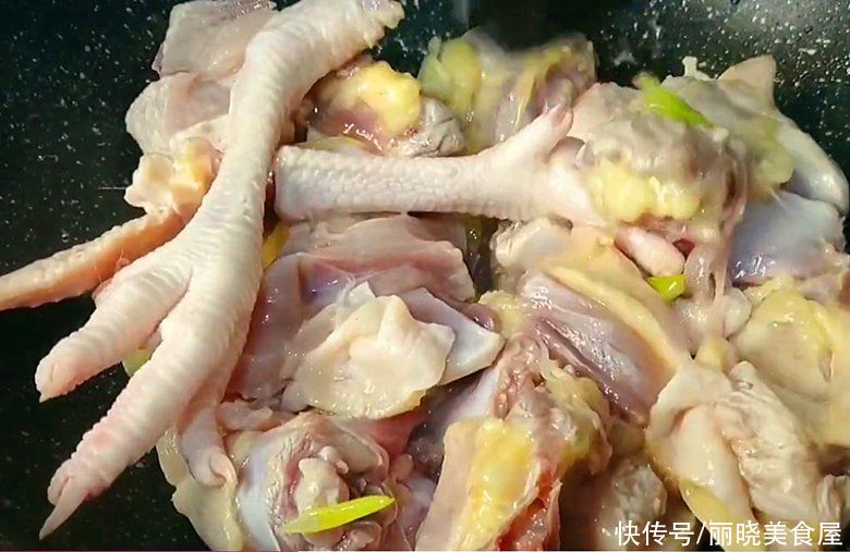 炖鸡汤，切记“三放”“三不放”的小窍门，汤鲜味美，好喝无腥味