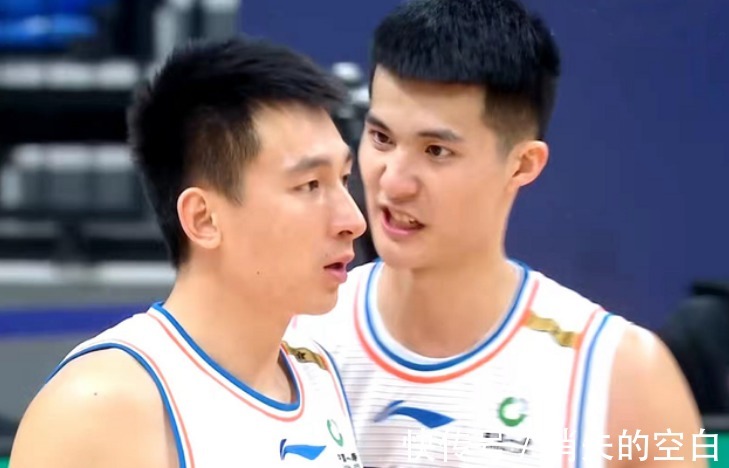 哈達迪|新疆男籃97-102狀態(tài)低迷 韓碩三分球致勝