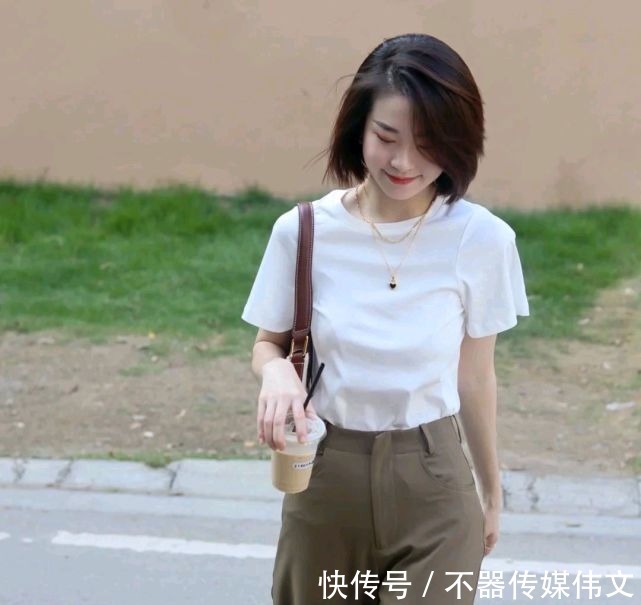 时尚博主|敢穿太重要了，大胆尝试不一样的穿搭风格，演绎美丽的视觉盛宴